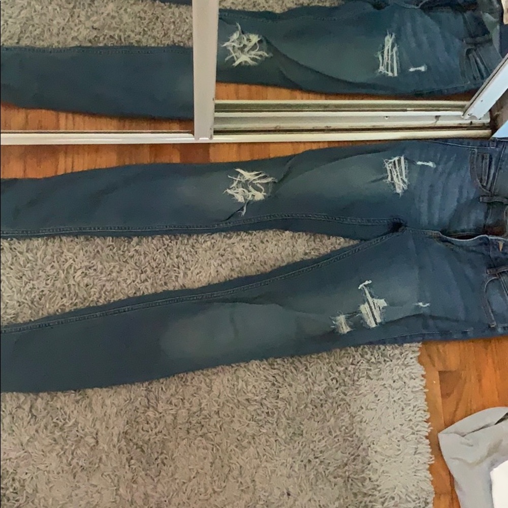 medium wash ripped low rise hollister jeans